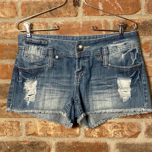 Revolution and Revoll size 7 distressed blue jean shorts - Picture 1 of 7